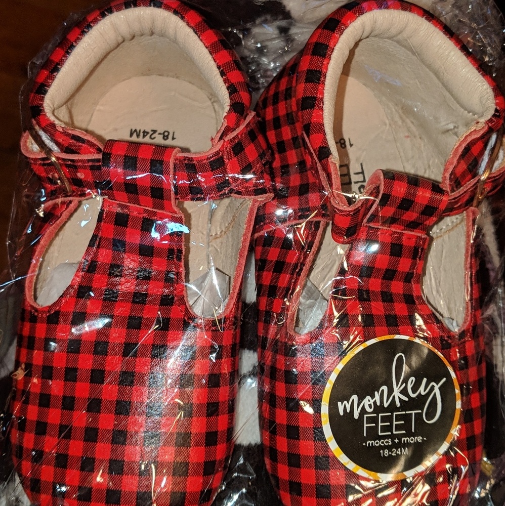 Monkey Feet Buffalo plaid T-Straps